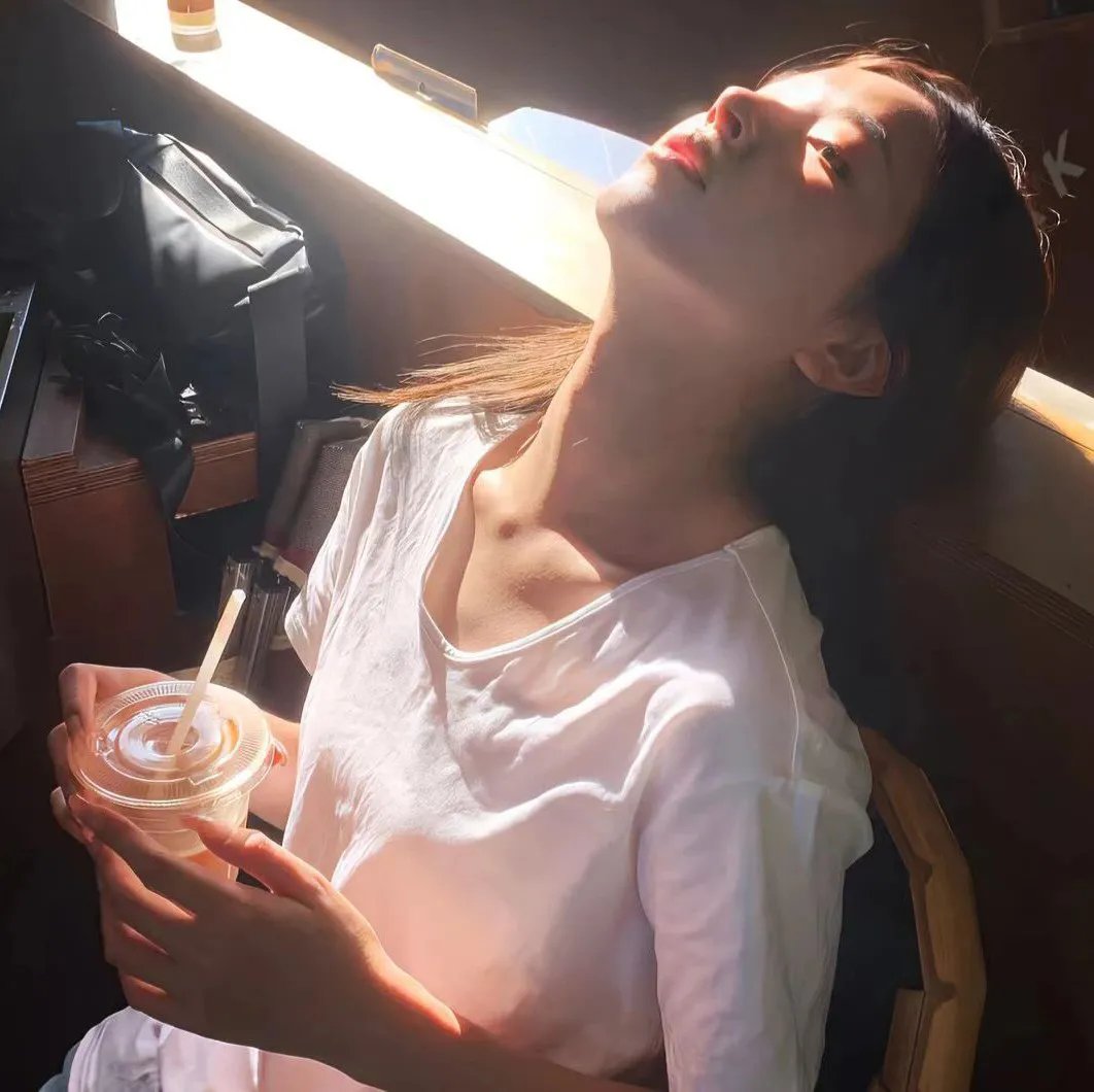 纳菲的父亲海报